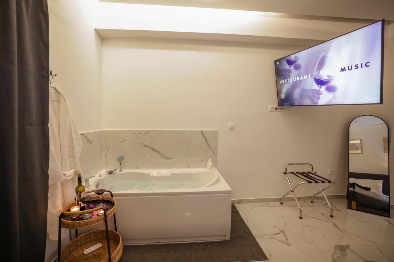 Apollo 2 Bd Jacuzzi Suite Atenas Exterior foto